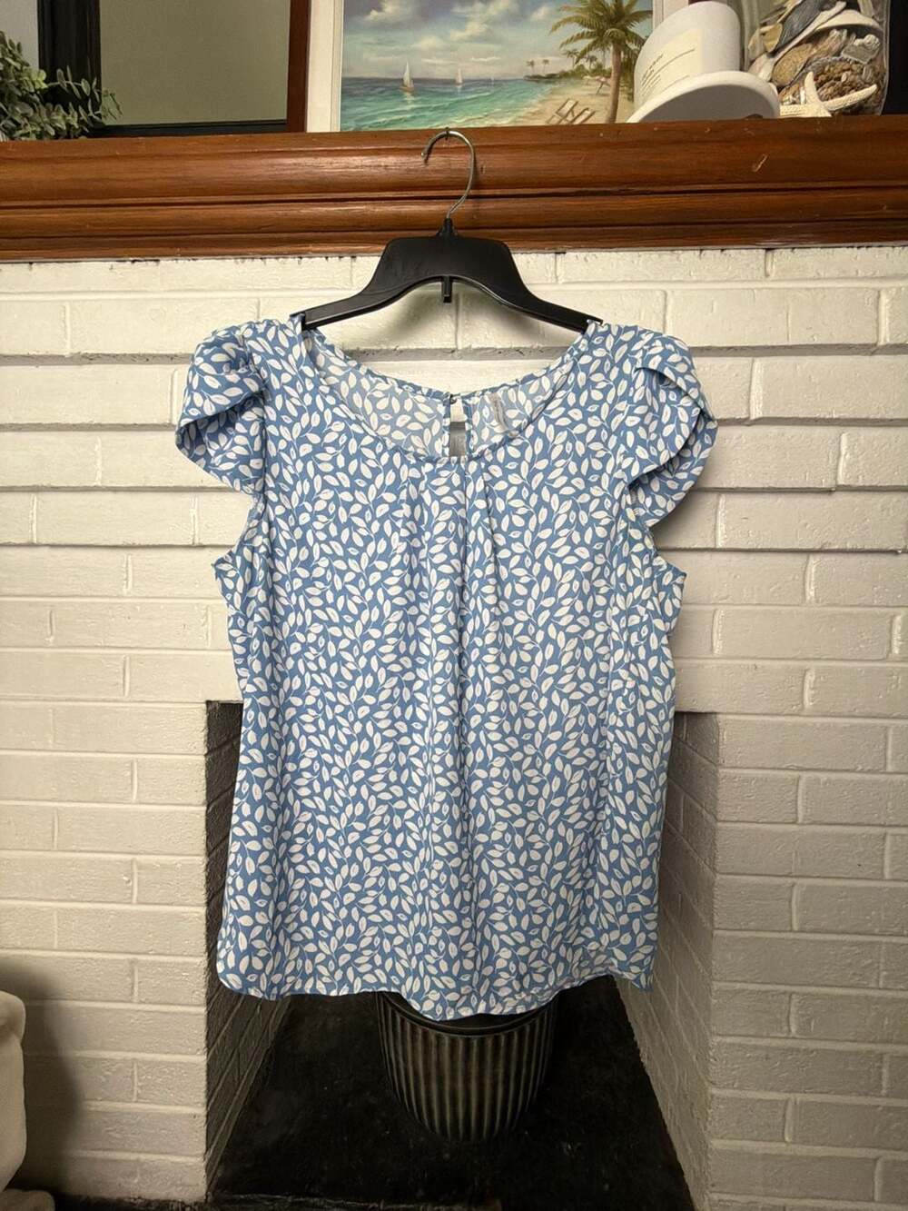 dna couture Blue and White Leaf Print Flutter Sleeve Blouse Size L